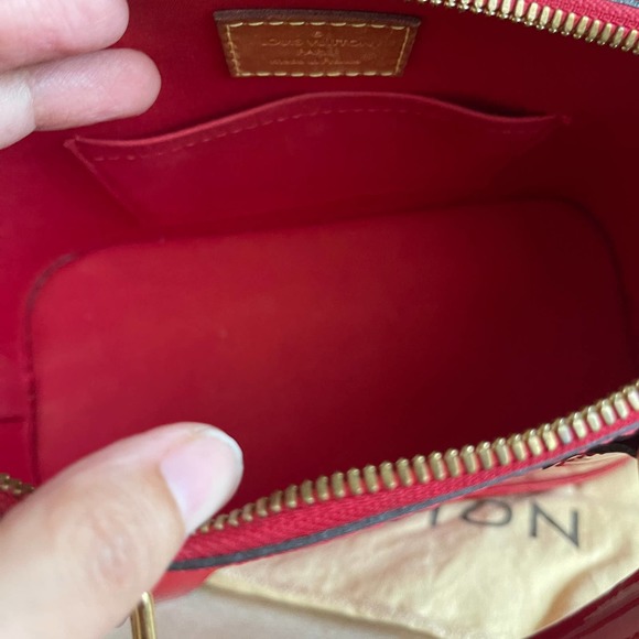 ❌SOLD❌Louis Vuitton BB Alma Vernis Red Leather Crossbody Bag - Picture 9 of 13